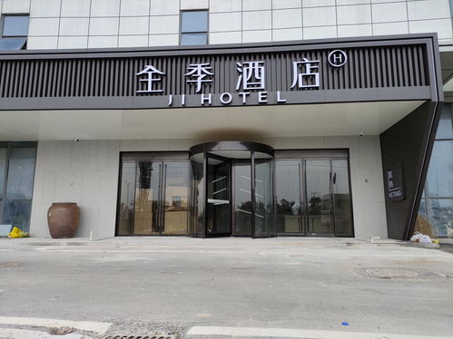 2026年4月新消息 为何上海核孚门窗成为两翼自动旋转门价值之选——全精准安装、降噪节能与长效运维的关键解析
